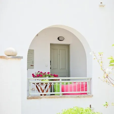 Aegean White Apartment Naxos City